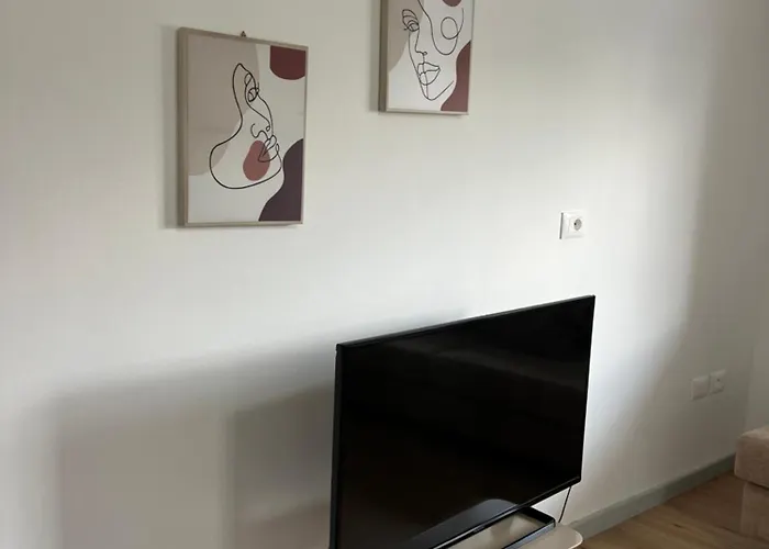 アパート Eco Luxury Living ティラナ